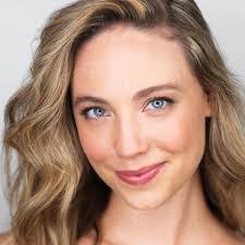 Amanda Nicholas's Instagram, Twitter & Facebook