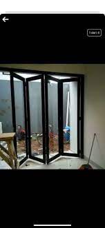 Pintu lipat kaca memiliki kelebihan yaitu pada saat pintu dibuka, area yang terbuka / bukaan itu sangat lebar, hampir selebar opening tembok. Pintu Lipat Aluminium Dengan Merek Alexsindo Dacko Dekorasi Rumah 798372219