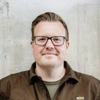 1600+ perfiles de «Helliwell»