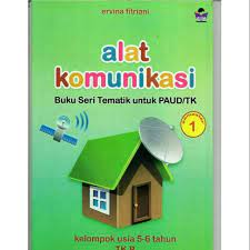 Komunikasi melalui perangkat smartphone dengan menampilkan gambar wajah dan atau tubuh dari lawan bicara kita sudah bisa dilakukan sejak mulai munculnya smartphone jenis 3g. Alat Komunikasi 1 2 Buku Seri Tematik Paud Tk Shopee Indonesia