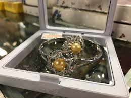 Gelang mutiara original design pandora mix kan dgn batu2 kristal sawarosky, charms yg cantik. Mutiara Sabah Aku Sis Lin