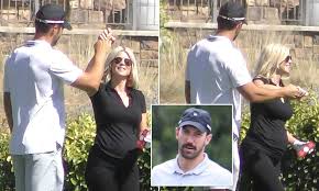 Hbo's new tiger woods documentary, 'tiger,' covers his and elin nordegren's marriage, which ended in 2010. Tiger Woods Pregnant Ex Elin Nordegren And Her Baby Daddy Are Spotted Playing Golf Daily Mail Online