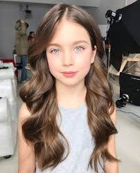 Amelia Mateo's Instagram, Twitter & Facebook