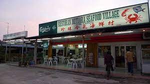 As much as we all most probably grew up being taught to not eat too much sweets and desserts, we never learnt our lesson did we? Port Dickson Food Hunt Seafood Edition C Letsgoholiday My
