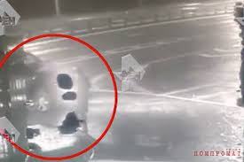 Олег бурлаков умер 21 июня в москве, говорится в заявлении представителей его семьи как разъяснил forbes представитель семьи бурлакова, его жена и дочери постоянно запрашивали. Kamera Nablyudeniya V Moskve Snyala Pokushenie Na Millionera Olega Burlakova Kompromat Grupp