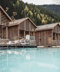 Infinity Pool Vom Stadldorf Bergwiesengluck In See C Stadldorf Bergwiesengluck Infinity Pools Urlaub In Tirol Chalet Tirol