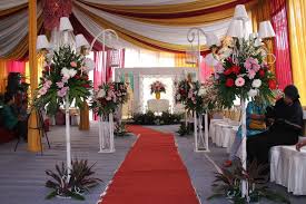 Misalnya, lokasi pesta dapat dilakukan di rumah. Dekorasi Tenda Khitanan Cek Bahan Bangunan