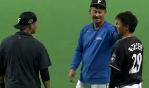 Jun 08, 2021 · 日本ハムの中田翔内野手にアクシデントが発生し途中交代した。 2点を追う三回1死満塁。打席に立った中田は三ゴロに倒れたが、この間にチームは1点を返した。 しかし、中田は一塁に全力疾走する途中に右腰付近に手を当てるしぐさをみせる。 G Qpabbtchpj9m