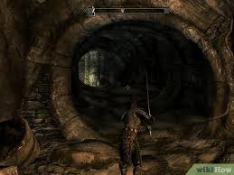 Explore the entry hall, kill the enemies there and picklock the chest for some gold. Skyrim Dragonstone Puzzle