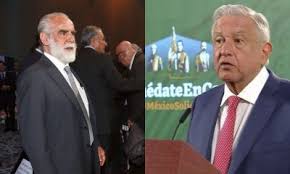 Se ha desempeñado como diputado, senador, catedrático de derecho penal y mercantil en la escuela de derecho de la universidad iberoamericana. Diego Fernandez De Cevallos Noticias En La Mira Con Lourdes Mendoza