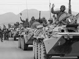 Jun 28, 2021 · reinhard erös stammt aus tirschenreuth, und leistet seit jahren entwicklungshilfe im vom krieg gebeutelten afghanistan. Afghanistan Krieg In Russland Wird Das Geschichtsbild Revidiert