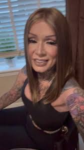 Anna Moffatt's Instagram, Twitter & Facebook