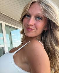 to my best friend in the whole entire world 7 years ago i never would've  imagined i would meet my forever best friend. you are truly a light in my  life &