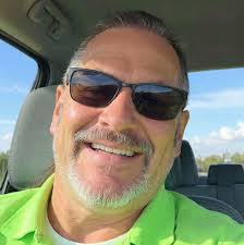 What vintage Yamaha dirt bike is suitable for a 6'6" and 220# rider?