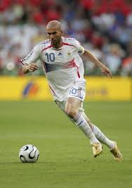 Zinedine zidane had converted a penalty early in the world cup final. Zinedine Zidane Of France In 2006 Lendas Do Futebol Futebol Soccer Sobre Futebol