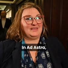 Amparo Villar's Instagram, Twitter & Facebook