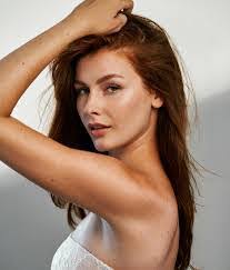 Angela Rulli's Instagram, Twitter & Facebook