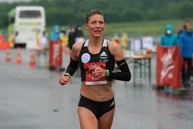 Hij wordt namelijk via een bevriende bodybuilder en sportdiëtist in verband gebracht met een grootschalig. Heimische Olympia Hoffnungen Verwassern Im Regen Auf Der S7 Run Austria