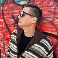 Stephan Reetz's Instagram, Twitter & Facebook