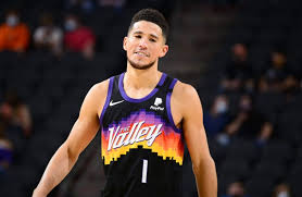 Kendall jenner 's boyfriend, devin booker, says he's ready to put a ring on it, a source exclusively tells life & style. 10 Potret Devin Booker Pebasket Nba Kekasih Kendall Jenner