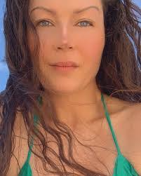 Katie Searcy's Instagram, Twitter & Facebook