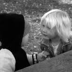 Dem trübsinn ein ende wir werden in grund und boden gelacht kinder an die macht sie sind die wahren anarchisten lieben das chaos, räumen ab kennen keine rechte, keine pflichten noch ungebeugte kraft massenhaft. Karaoke Kinder An Die Macht Video With Lyrics Herbert Gronemeyer