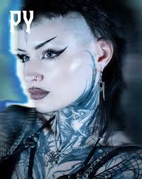 Pretty wounds. Metal never lies. #sickbeauty #metalteeth #darkpunkaesthetic  #decayglam #toxicromance #industrialangel #bleakfashion #undergroundstyle  #cybergothcore #silveraddicted #bodyjewelryart #nightcreature  #altfashiondaily