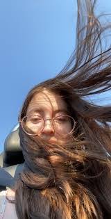 Claudia Larocque's Instagram, Twitter & Facebook