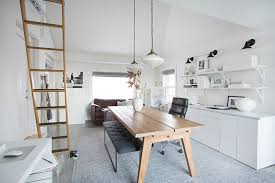 With tips on home d?cor, cooking, and other aspects of family life, real simple is a elle decor challenges you to stretch your imagination using color and pattern to enhance the look of any room. The Best Budget Decorating Blogs