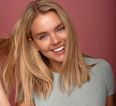 Rising Star Olivia Larsen: “If you stay hungry and you keep digging deeper  and striving to improve your craft, you'll never burn out”