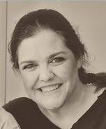 Dina Simmons's Instagram, Twitter & Facebook