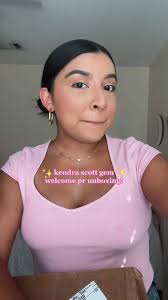 UNBOX MY KENDRA SCOTT AMBASSADOR PACKAGE WITH ME💛💎 im so so excited for  the pink crewneck this year!! ✨ #ksoncampus #ksambassador #kendrascottgem  #ksgem #kendrascott #unboxing #prpackage