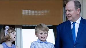 Se llama brian parkinson ganó 1,76 millón de pesos por su solvencia para responder las 25 preguntas del juego televisivo dirigido por iván de pineda. Los Hijos De Alberto De Monaco Que No Pueden Sucederlo En El Trono Lpd
