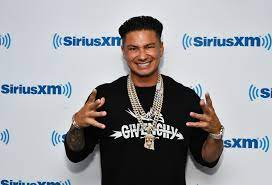 Snooki with her high heels and bouffant hair, the situation with his chiseled abs and dj pauly d with his quadrilateral hair. Pauly D Of Jersey Shore Posted A Selfie Without Hair Gel And Fans Are Shocked Allure