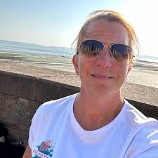 I'm pleased to say I have moved in to a new full-time position as  Commercial Manager at Ski Verbier Exclusive!