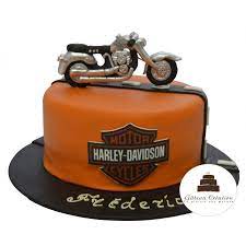 Pour marquer le démarrage de la nouvelle saison moto gp, j'ai fait un gateau moto vraiment très facile. Gateau Harley Davidson