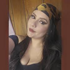 Esmeralda Solis Makeup & Nails