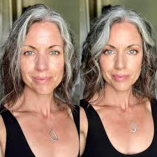 Does anyone know of a make up class in the area or tudorial they recommend?  One of my current goals is to find a daily routine that I love.