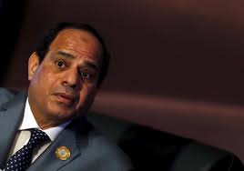 بالفيديو.. مواطن للسيسي: بعتلك بوسة مع وزير الإسكان.. والرئيس: موصلهاش