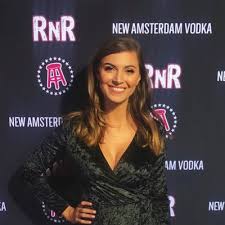 A forum for wags, spouses, puckbunnies, cleat chasers, groupies, side chics, road beef, ballers, jumpoffs, wives, fiances, girlfriends, boyfriends, friends, gold diggers and trophy wives. Francesca On Twitter Hold Up Aaron Rodgers Said Fiance He S Marrying Shailene Woodley