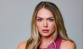 Life & Work with Chari Hawkins