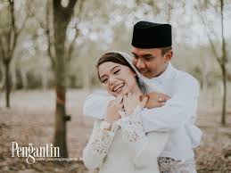 Meski tidak semua pasangan punya panggilan khusus, tapi memiliki sapaan spesial untuk kekasih disebut bisa membuat hubungan makin mesra. Bukan Mengada Ngada Tapi Ada Alasan Kenapa Panggilan Manja Penting Dalam Hubungan Pesona Pengantin