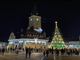 Braşov / o fată de 14 ani din judeţul braşov, car. Targ De CrÄciun In PiaÅ£a Sfatului Monitorul Expres Stiri Brasov
