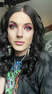 Hey I'm Teena 🖤 Makeup Artist 💄from Louisville and I'm new to the group.  Thank you for having me. Super excited stoked to be here 💋