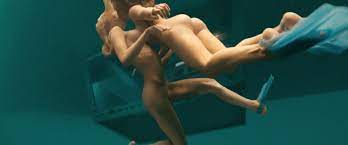 Kelly Brook, Riley Steele - Piranha 3D (2010) - Celebs Roulette Tube