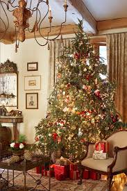 Comfortable And Inviting Home For The Holidays Country Christmas Christmas Tree Decorations Christmas Decorations