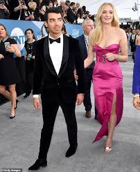 The couple kept things pretty quiet throughout the game of thrones actress' pregnancy, never offering a. Sophie Turner Shows Off A Booming Baby Bump On A Walk With Husband Joe Jonas In La Fr24 News English