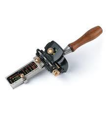 This unique and innovative veritas precision honing guide and angle jig set offers a fast and easy way to produce a very sharp edge on blades. Veritas Mk Ii Narrow Blade Honing Guide Lee Valley Tools