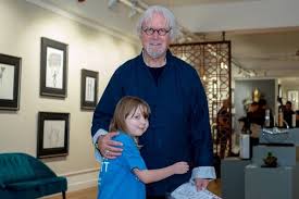 Billy connolly assures fans he's not dead after sombre bbc show. Sir Billy Connolly Meets Glasgow Girl 7 Fundraising For Parkinson S Uk Glasgow Live