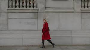 I didn't know anything about this beforehand and i advise you go into it that way too because it offers up quite a few unexpected twists and turns. The Real Story And The Ending Of Pieces Of A Woman Explained